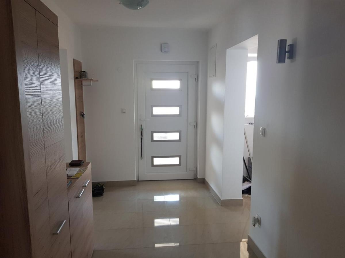 Apartman Niko Малинска Екстериор снимка