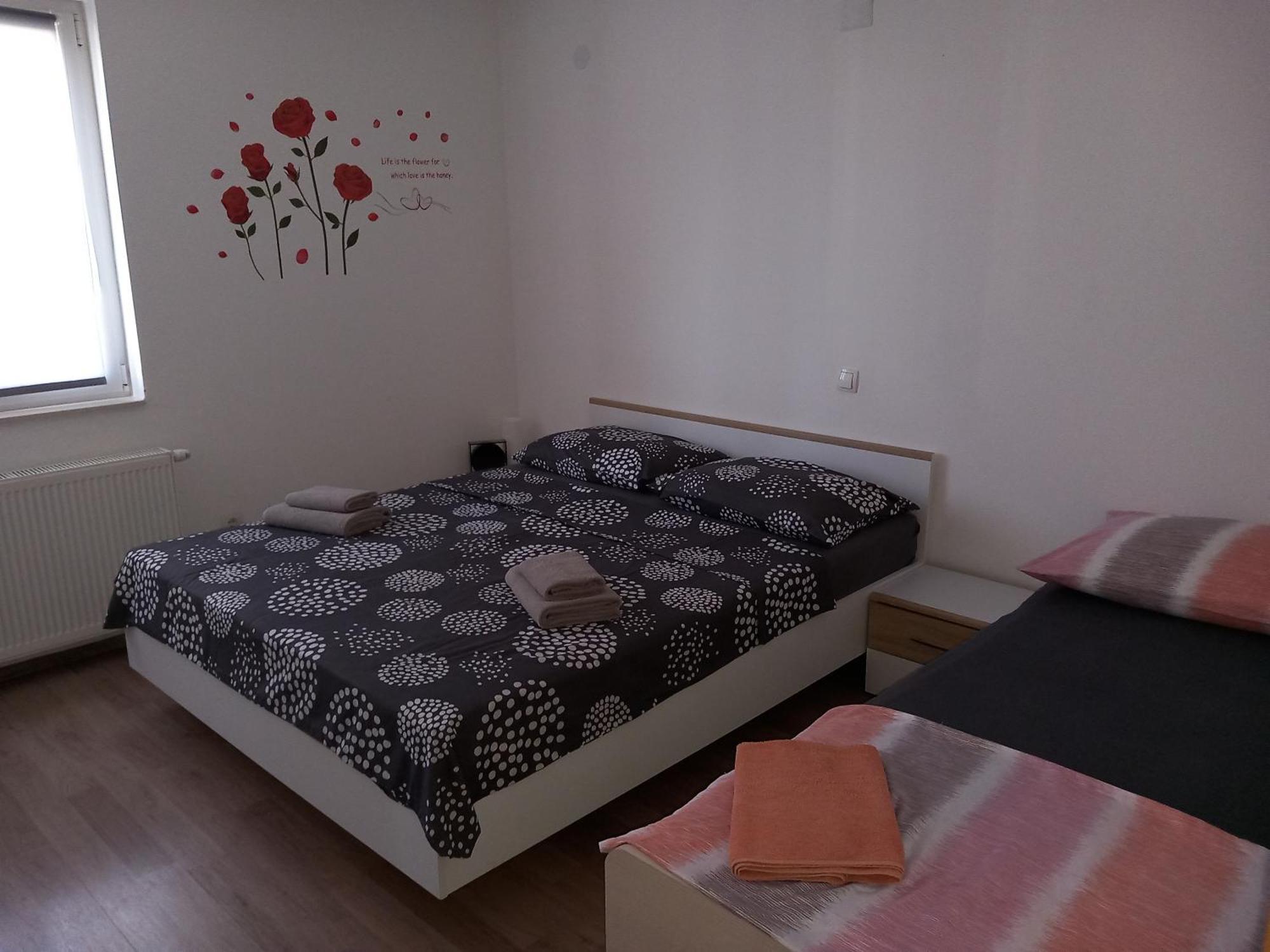 Apartman Niko Малинска Екстериор снимка