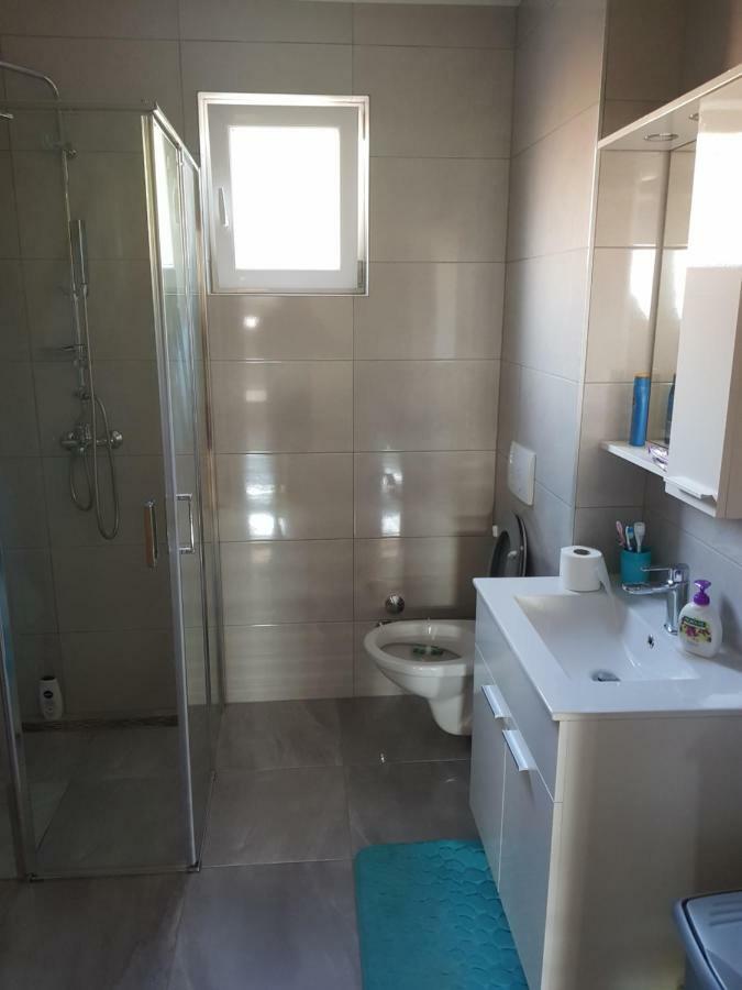 Apartman Niko Малинска Екстериор снимка