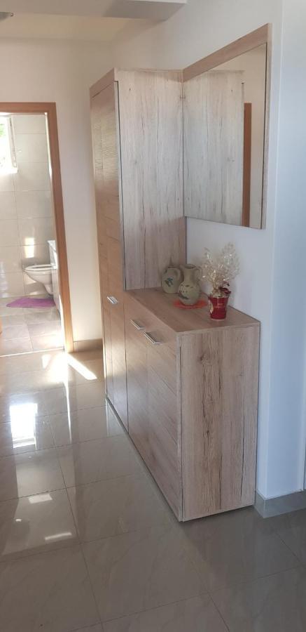 Apartman Niko Малинска Екстериор снимка